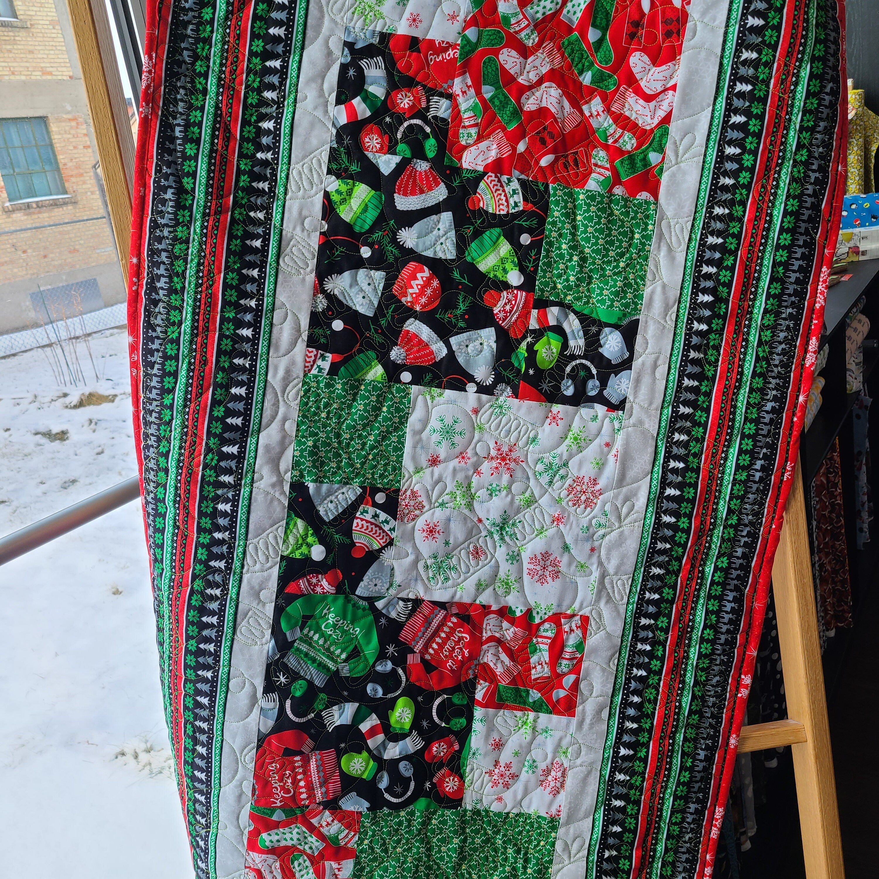 Season's Greetings - Villa Rosa Designs - Table Runner Kit