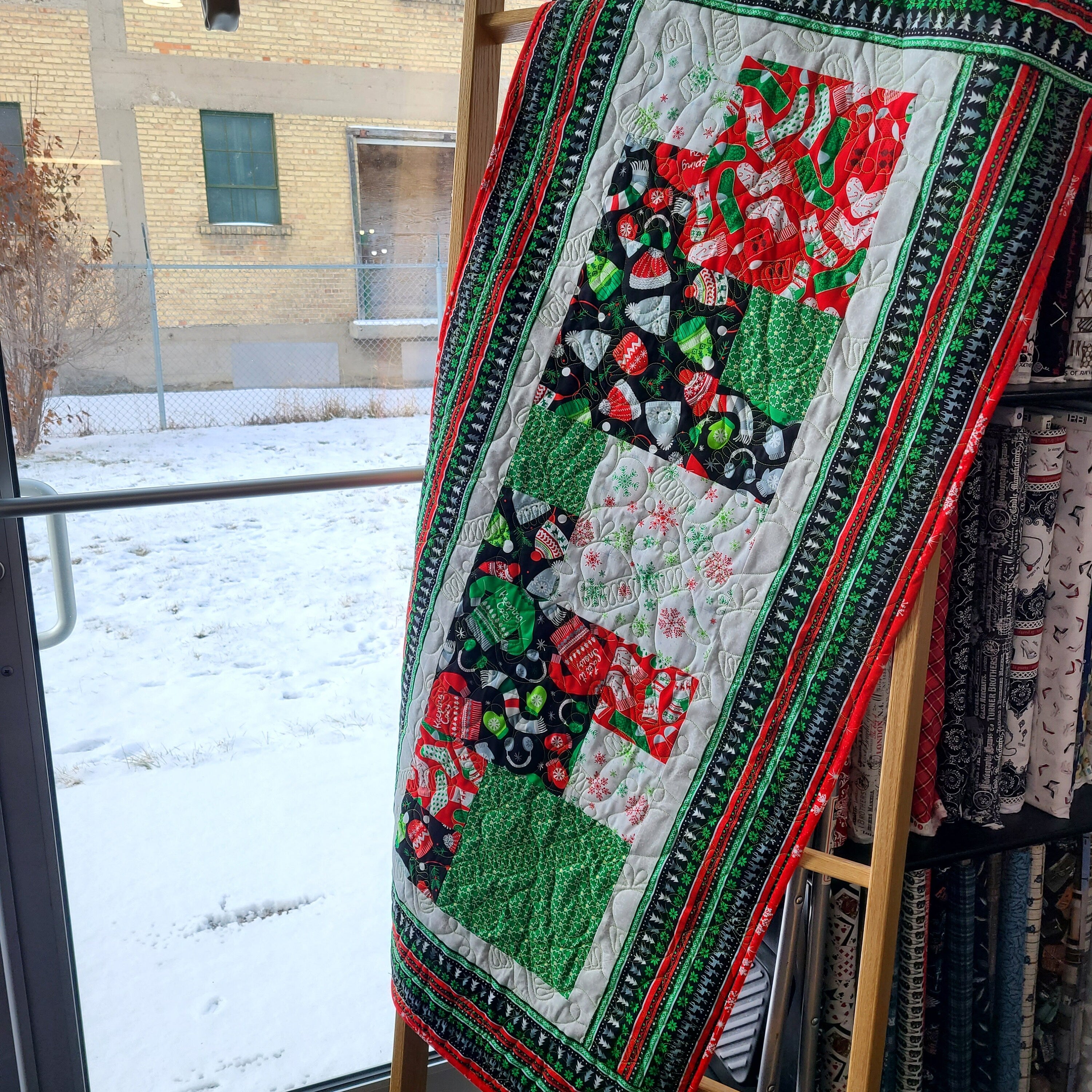 Season's Greetings - Villa Rosa Designs - Table Runner Kit