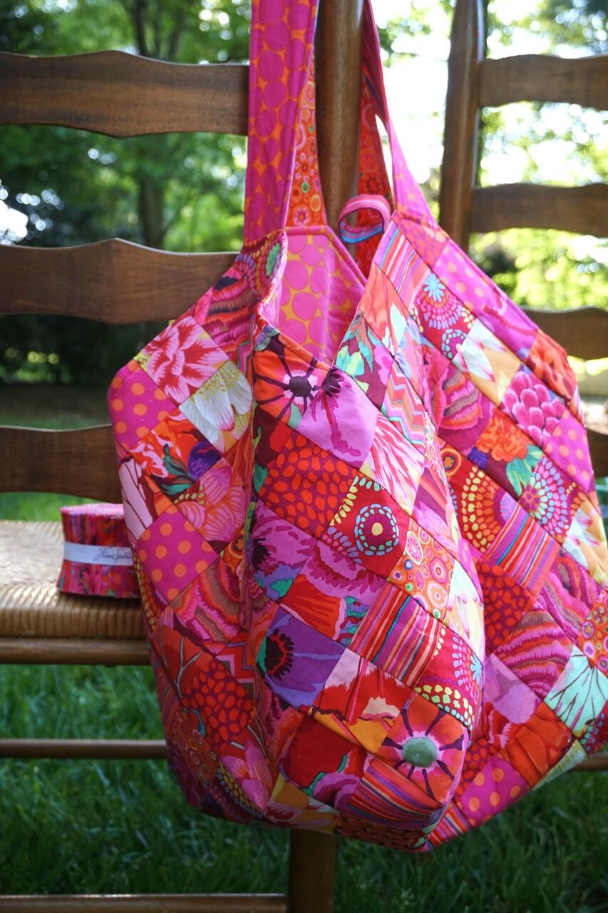 QuiltSmart - Mondo Bag Fun Pack - Pattern and Interfacing Pack